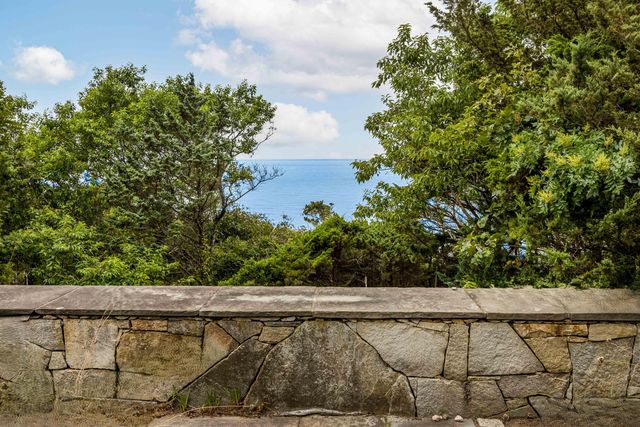 44 Carey Lane, Falmouth, MA 02540