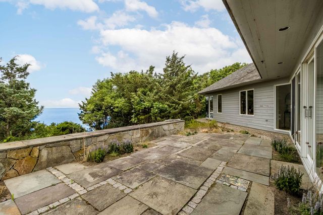 44 Carey Lane, Falmouth, MA 02540