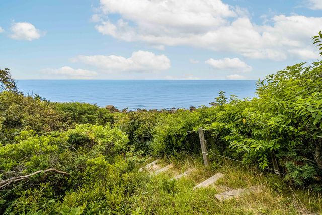44 Carey Lane, Falmouth, MA 02540