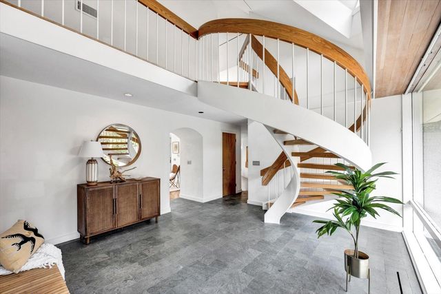 44 Carey Lane, Falmouth, MA 02540