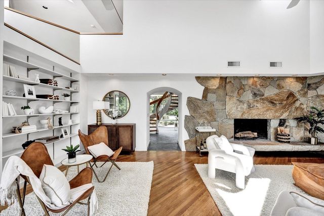 44 Carey Lane, Falmouth, MA 02540