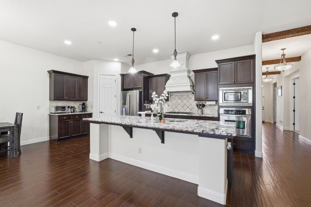 11327 N Via Napoli Drive, Fresno, CA 93730