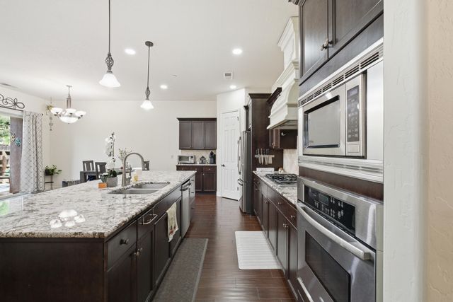 11327 N Via Napoli Drive, Fresno, CA 93730