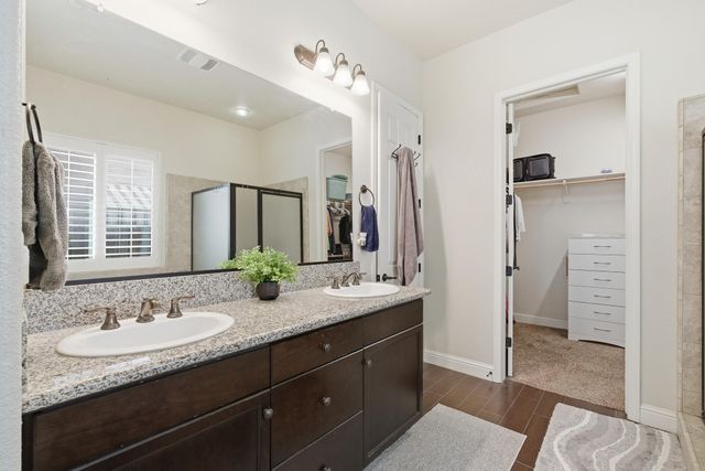 11327 N Via Napoli Drive, Fresno, CA 93730