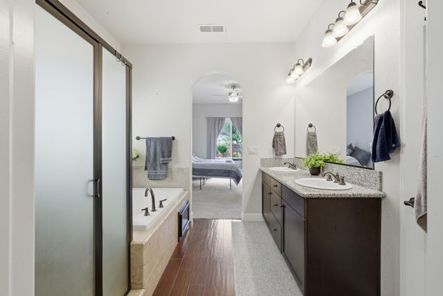 11327 N Via Napoli Drive, Fresno, CA 93730