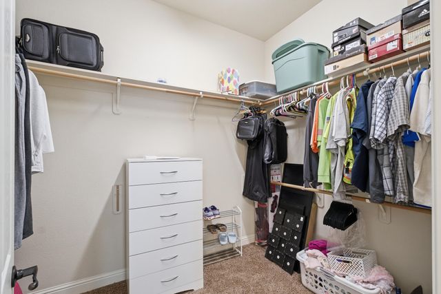 11327 N Via Napoli Drive, Fresno, CA 93730