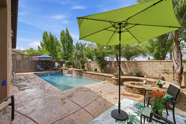 11327 N Via Napoli Drive, Fresno, CA 93730