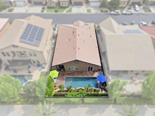 11327 N Via Napoli Drive, Fresno, CA 93730