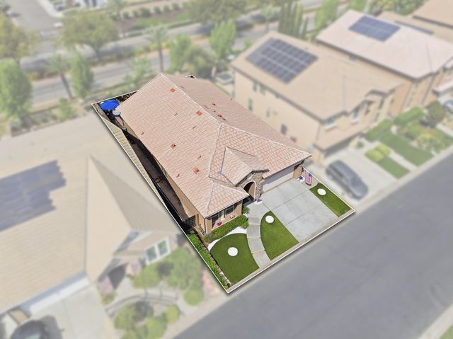 11327 N Via Napoli Drive, Fresno, CA 93730