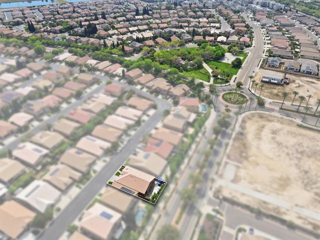 11327 N Via Napoli Drive, Fresno, CA 93730