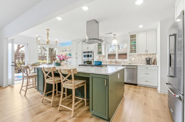 1104 LACOSTA CT, Columbia, MO 65203