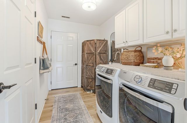 1104 LACOSTA CT, Columbia, MO 65203