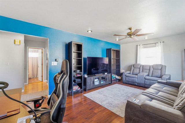 855 W 12TH AVENUE, Oshkosh, WI 54902
