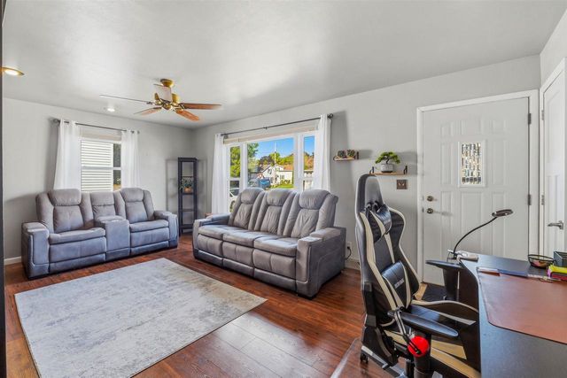 855 W 12TH AVENUE, Oshkosh, WI 54902