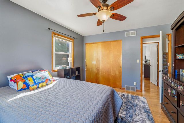 855 W 12TH AVENUE, Oshkosh, WI 54902