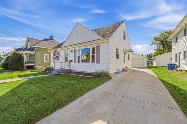 855 W 12TH AVENUE, Oshkosh, WI 54902