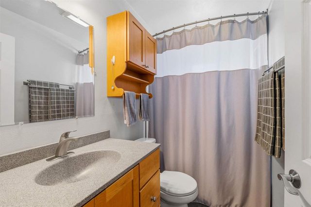 855 W 12TH AVENUE, Oshkosh, WI 54902