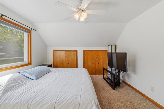 855 W 12TH AVENUE, Oshkosh, WI 54902