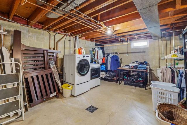 855 W 12TH AVENUE, Oshkosh, WI 54902