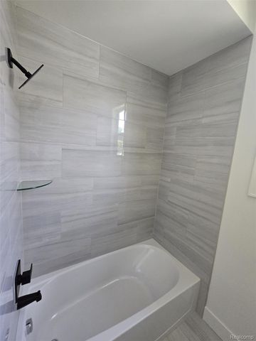 330 Hawks Nest Drive, East China Township, MI 48054