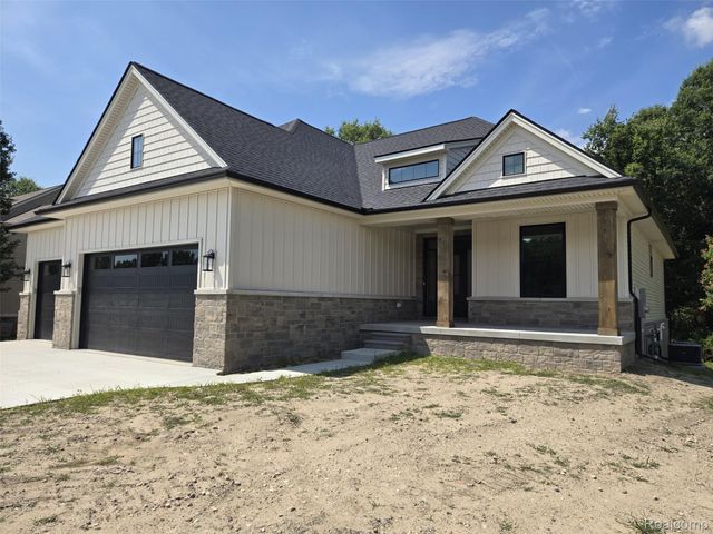 330 Hawks Nest Drive, East China Township, MI 48054