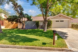 8344 HIGHLAND VIEW, Universal City, TX 78148