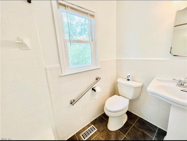 203 Fort Worth ST, Hampton, VA 23669