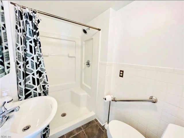 203 Fort Worth ST, Hampton, VA 23669