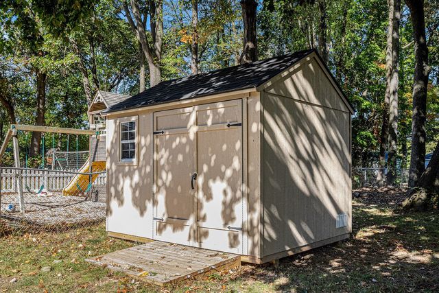 623 Glenview Circle, Plainwell, MI 49080