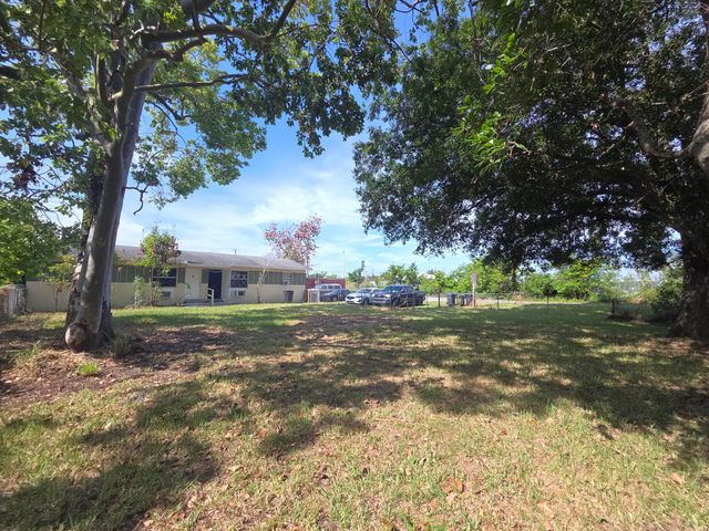 314 Dickson Drive, Fort Pierce, FL 34982