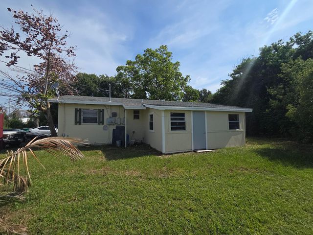 314 Dickson Drive, Fort Pierce, FL 34982