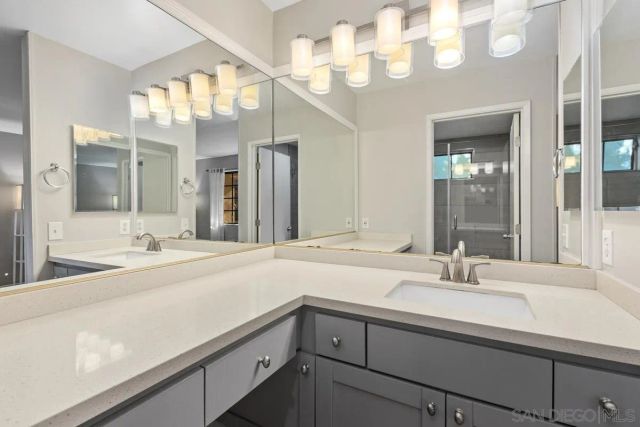 8860 Villa La Jolla Dr 105, La Jolla, CA 92037