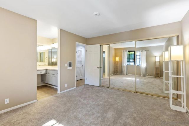 8860 Villa La Jolla Dr 105, La Jolla, CA 92037