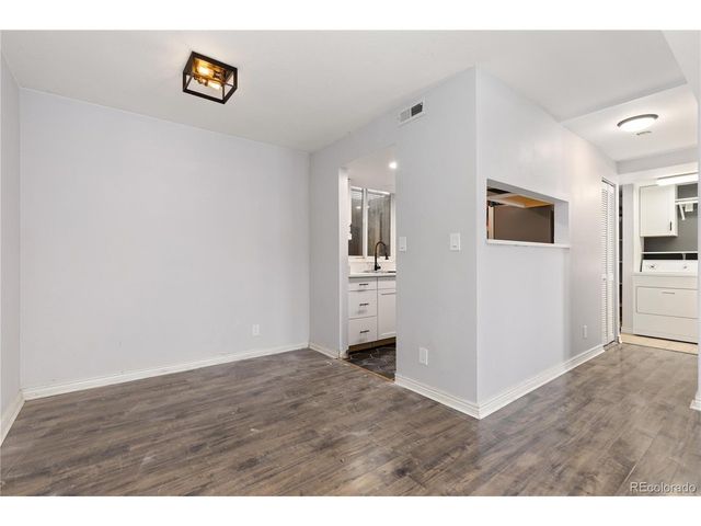 301 W Lehow Ave 11, Englewood, CO 80110