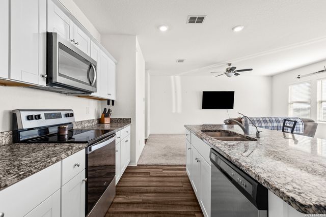 5802 Rue Picasso, Converse, TX 78109