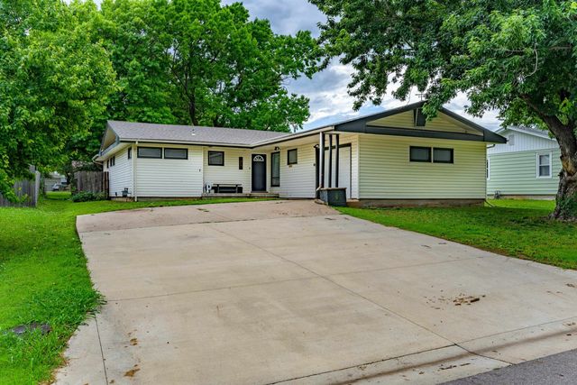 525 Marmaton Rd., El Dorado, KS 67042