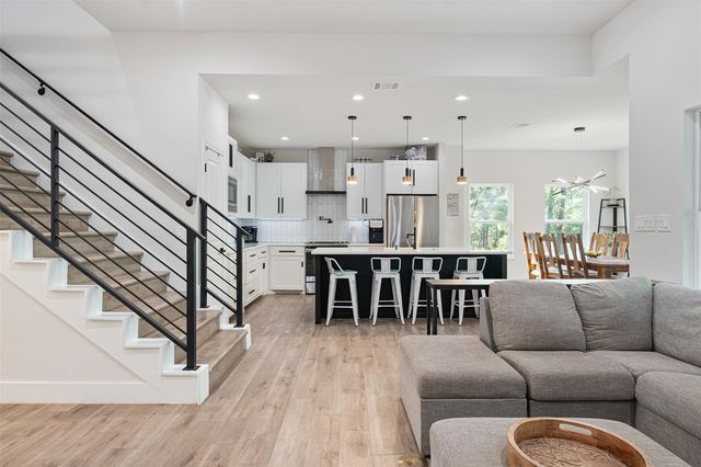 176 Briar Forest DR, Bastrop, TX 78602