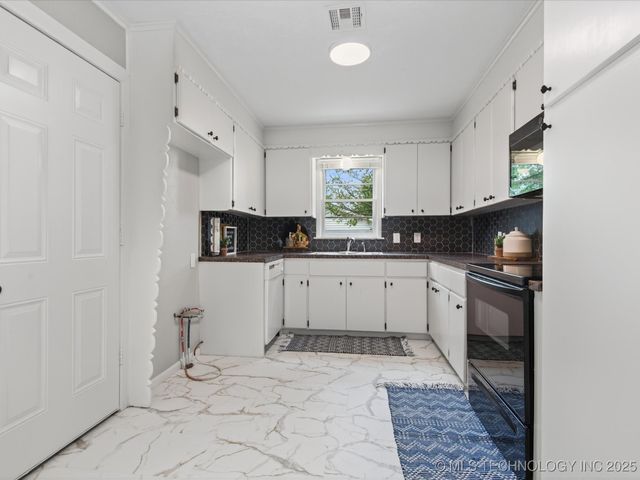 348 N Fenway Avenue, Bartlesville, OK 74006