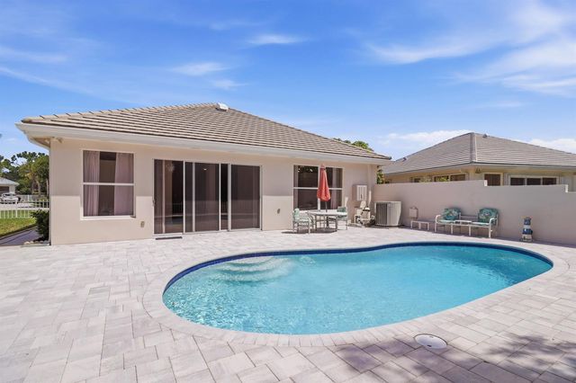 7756 SE Bay Cedar Circle, Hobe Sound, FL 33455