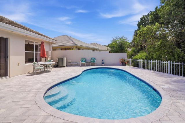 7756 SE Bay Cedar Circle, Hobe Sound, FL 33455