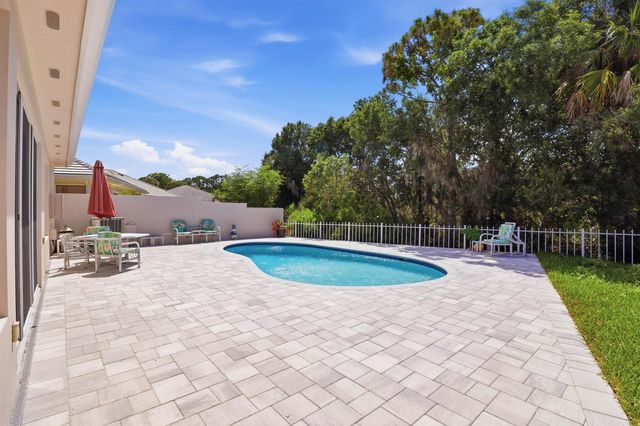 7756 SE Bay Cedar Circle, Hobe Sound, FL 33455