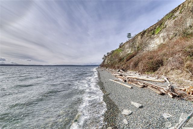 21503 Howard Avenue NE, Kingston, WA 98346