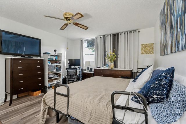 9520 S Hollybrook Lake Dr 103, Pembroke Pines, FL 33025