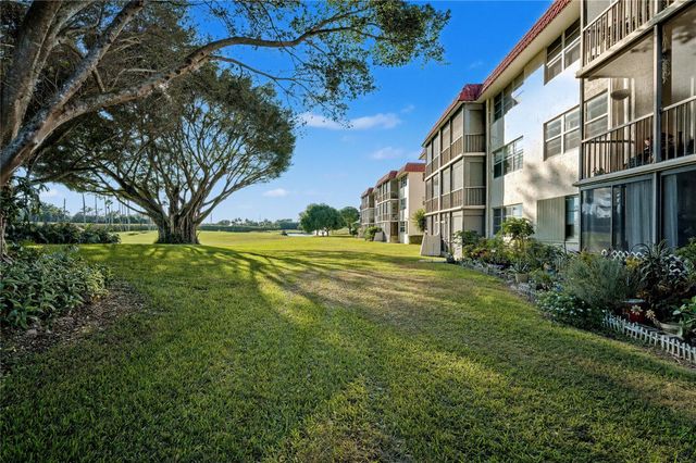 9520 S Hollybrook Lake Dr 103, Pembroke Pines, FL 33025