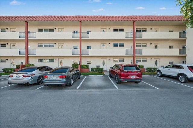 9520 S Hollybrook Lake Dr 103, Pembroke Pines, FL 33025