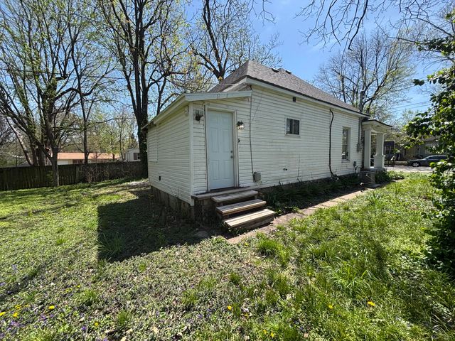 827 East Garfield Street, Springfield, MO 65803