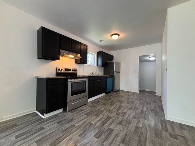 827 East Garfield Street, Springfield, MO 65803