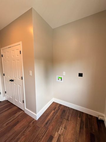 1011 W Shelby Street, Junction City, KY 40440