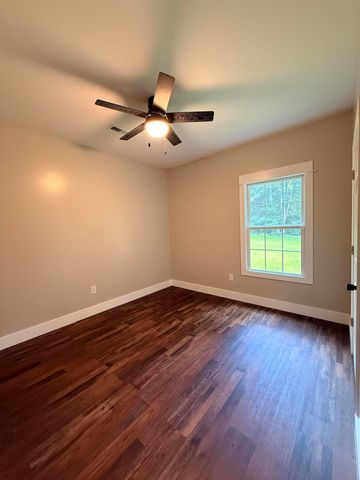 1011 W Shelby Street, Junction City, KY 40440