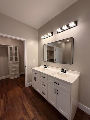 1011 W Shelby Street, Junction City, KY 40440